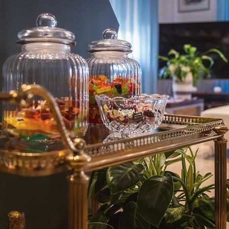 Hotel Boston Чезенатико Экстерьер фото