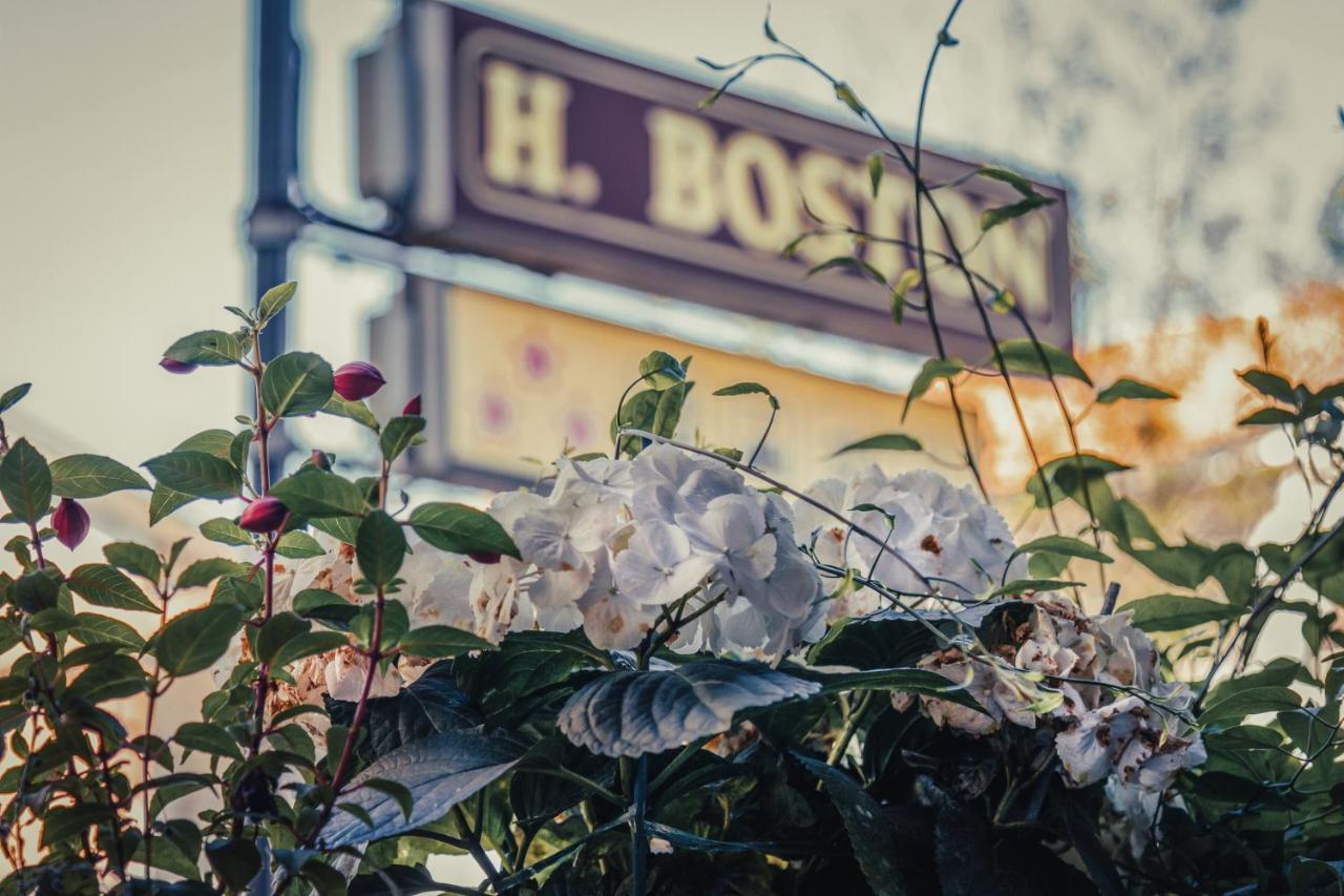 Hotel Boston Чезенатико Экстерьер фото